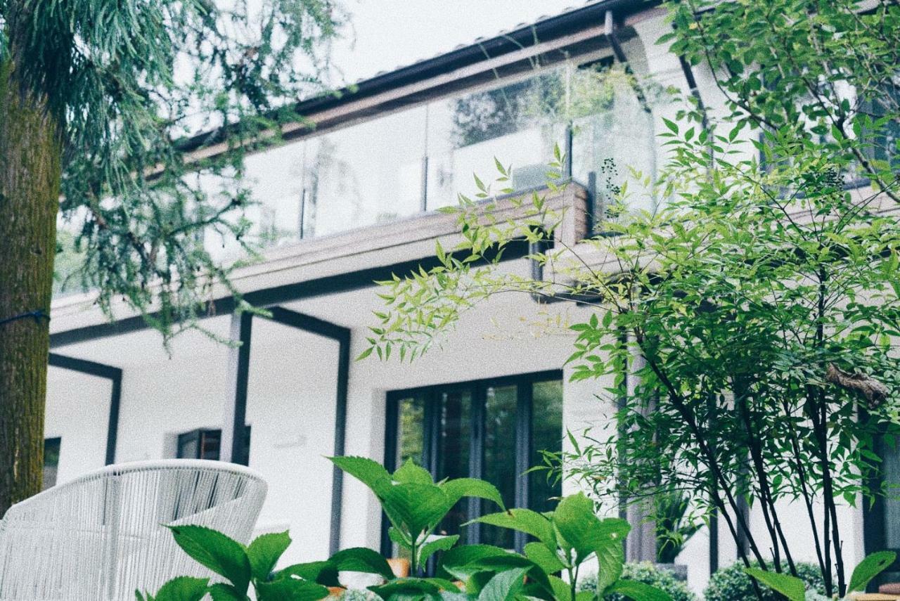 July Bamboo Hostel Deqing Eksteriør bilde